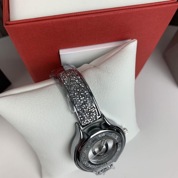 Модные женские наручные часы Горный хрусталь , часы-браслет с камушками 922 фото
