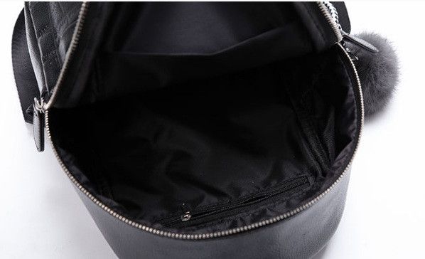 Стильный женский рюкзак с меховым брелком 573МБ фото