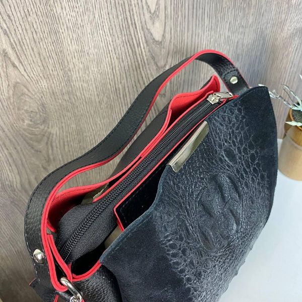 Жіноча замшева сумочка на плече під рептилію з червоними вставками. 1093КР фото